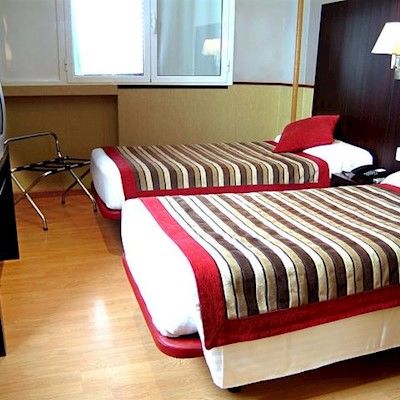 Yomo Bcn Port Guest house 2*