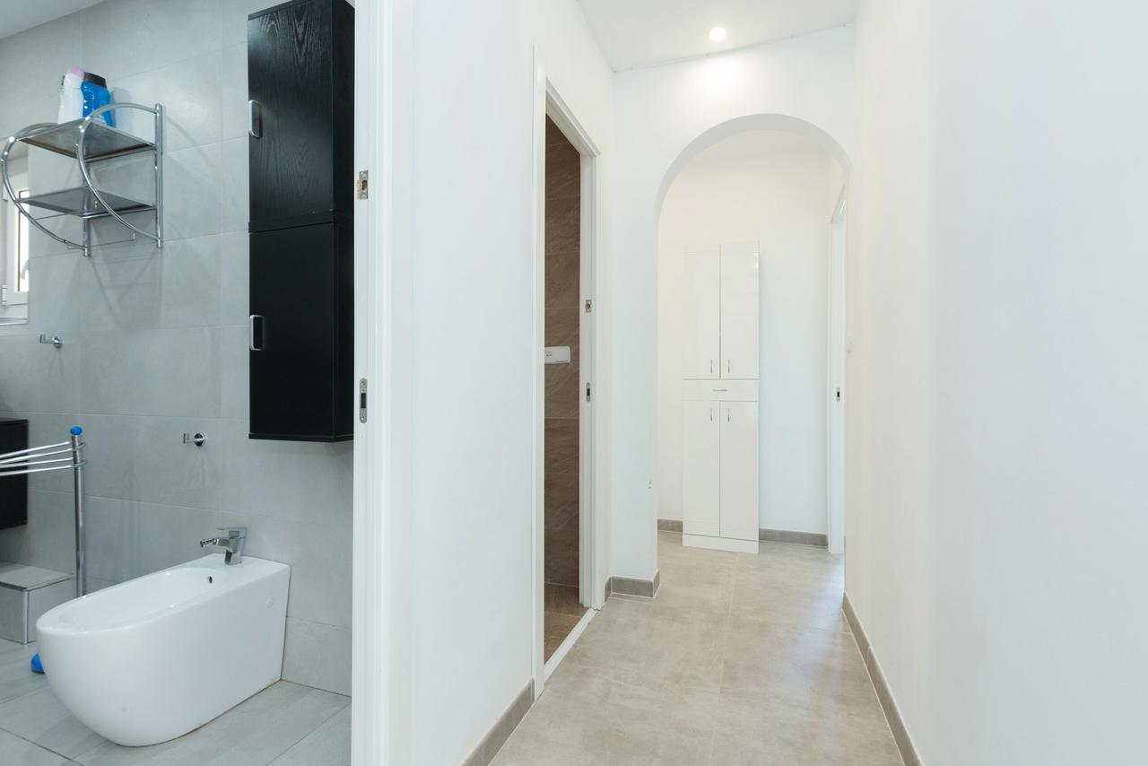 Piso Luminoso En Apartamento *