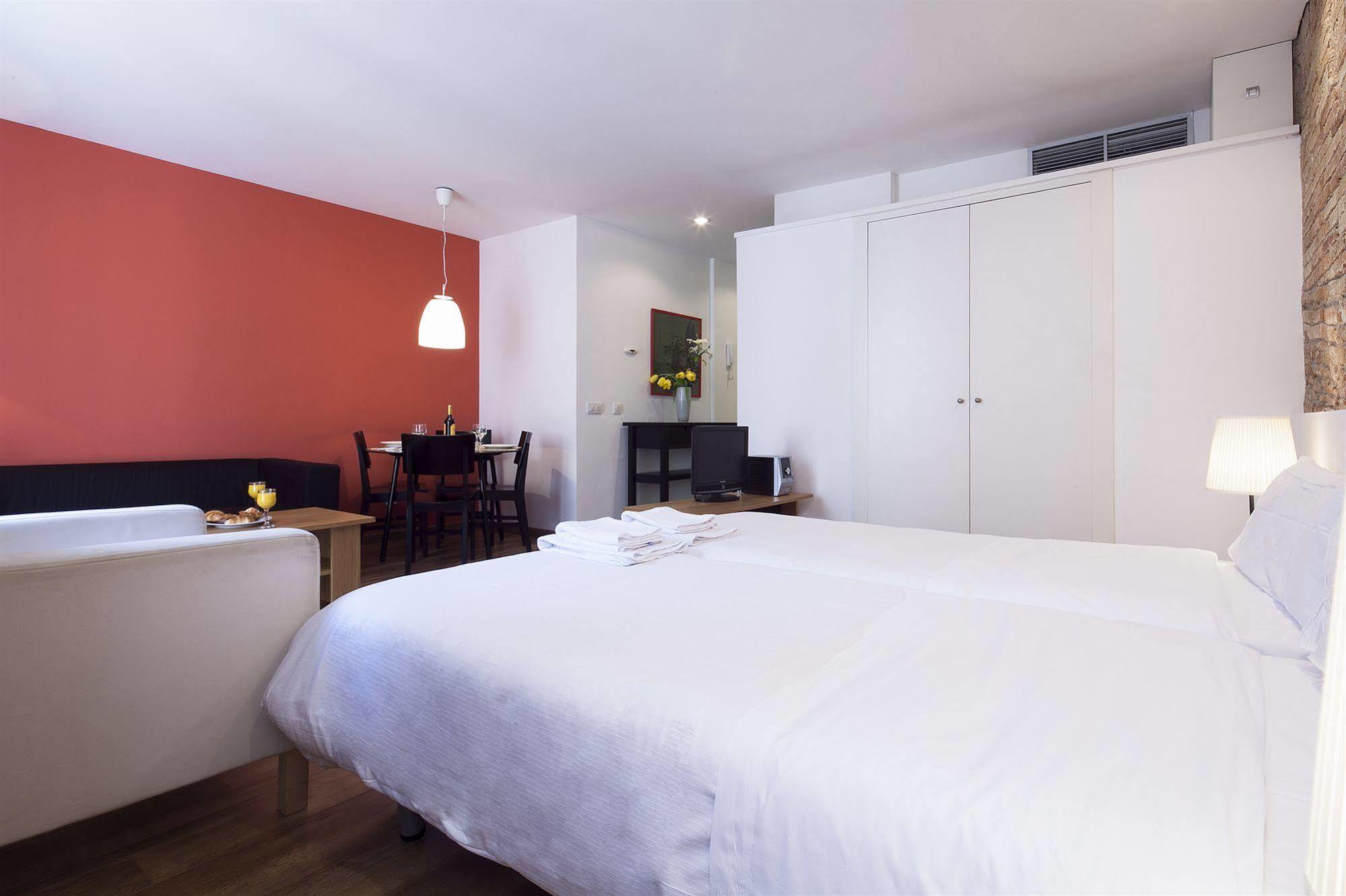 Inside Sants Apartamento *