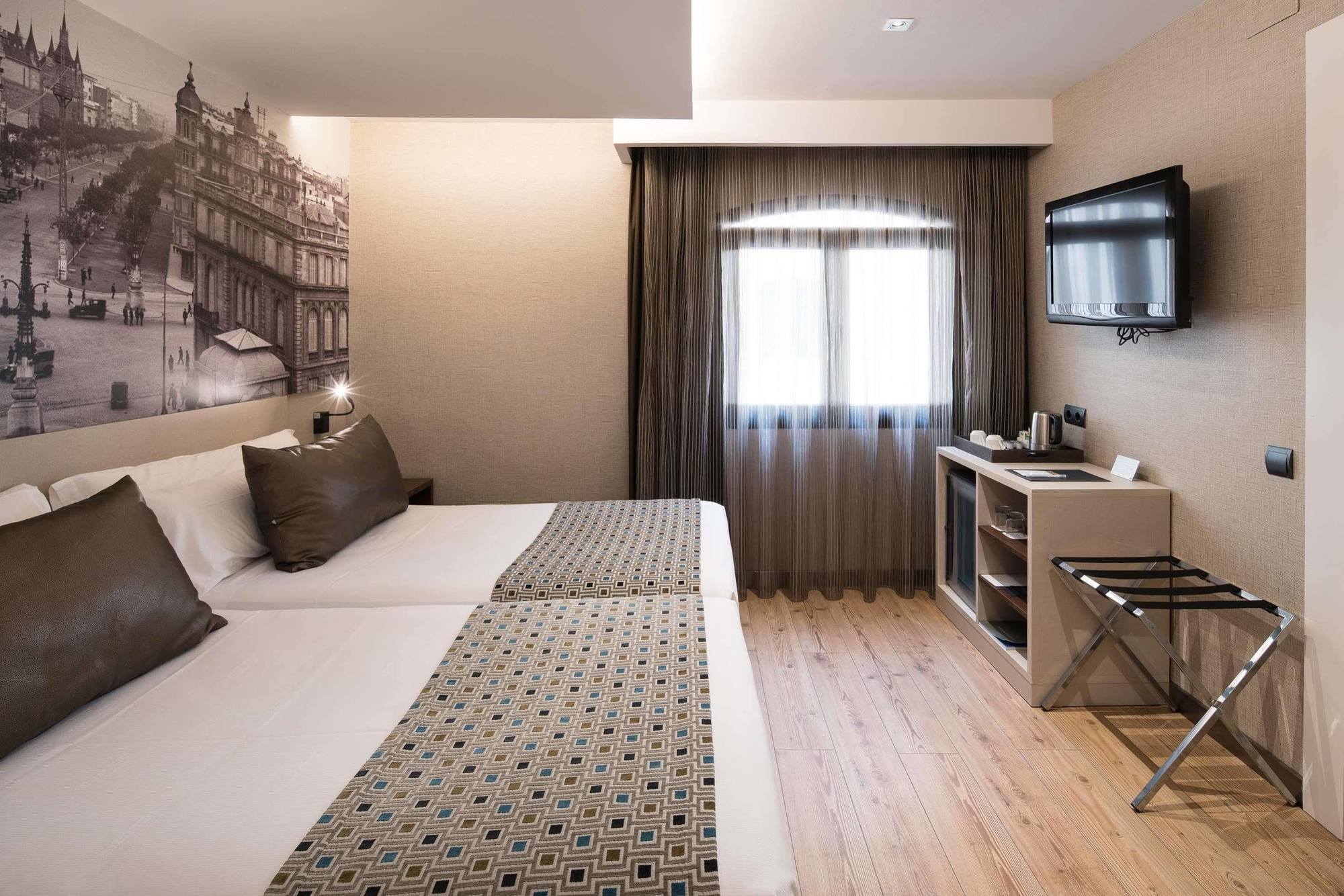 Catalonia Born Hotel 4*