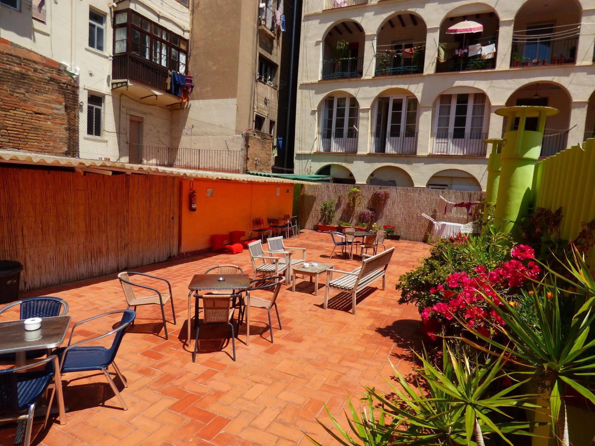 Paraiso Hostel *