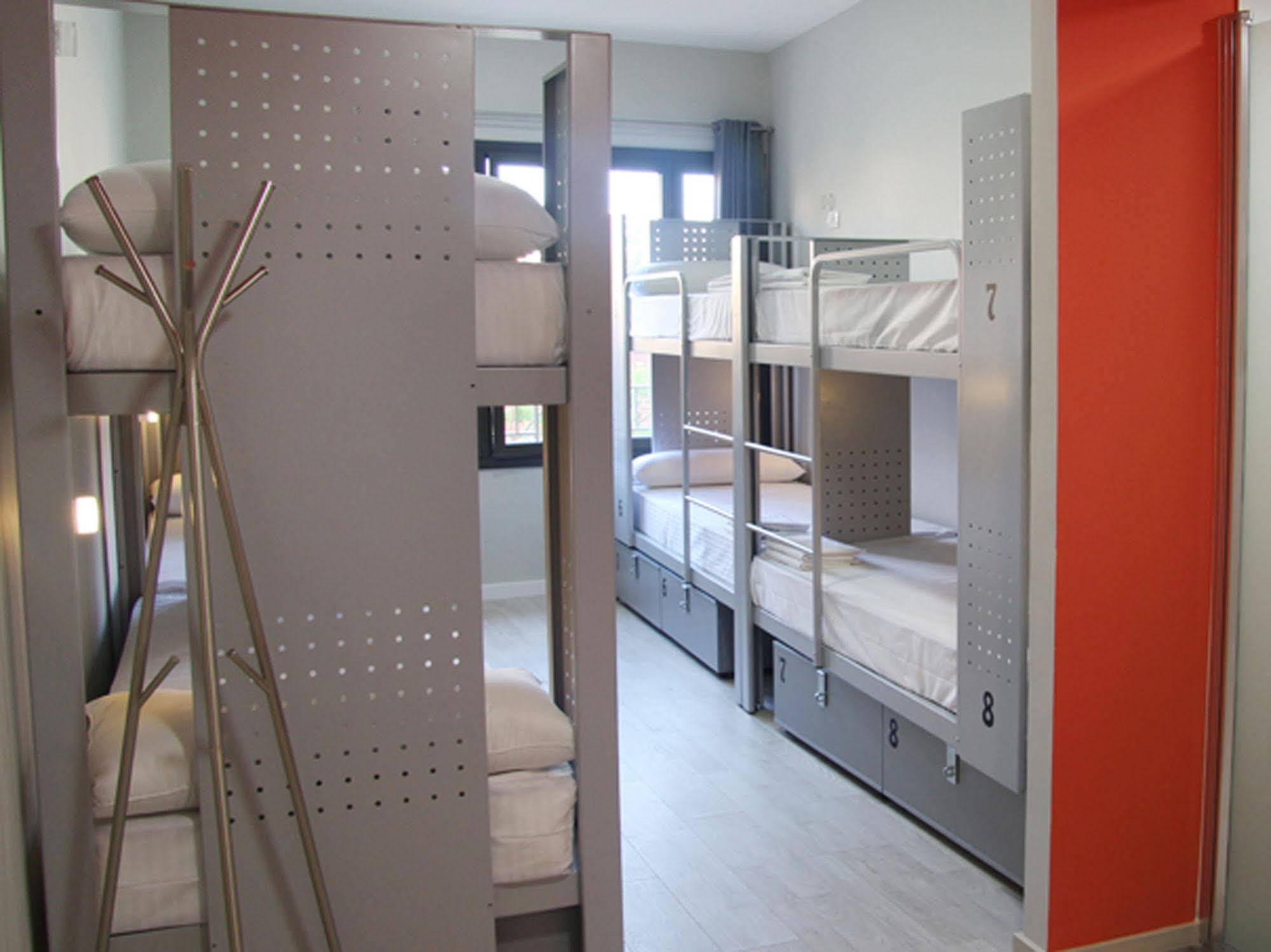 Hostal Bcnsporthostels *