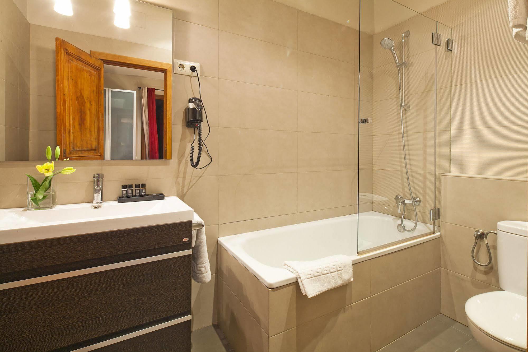 Aspasios Urquinaona Design Apartamento
