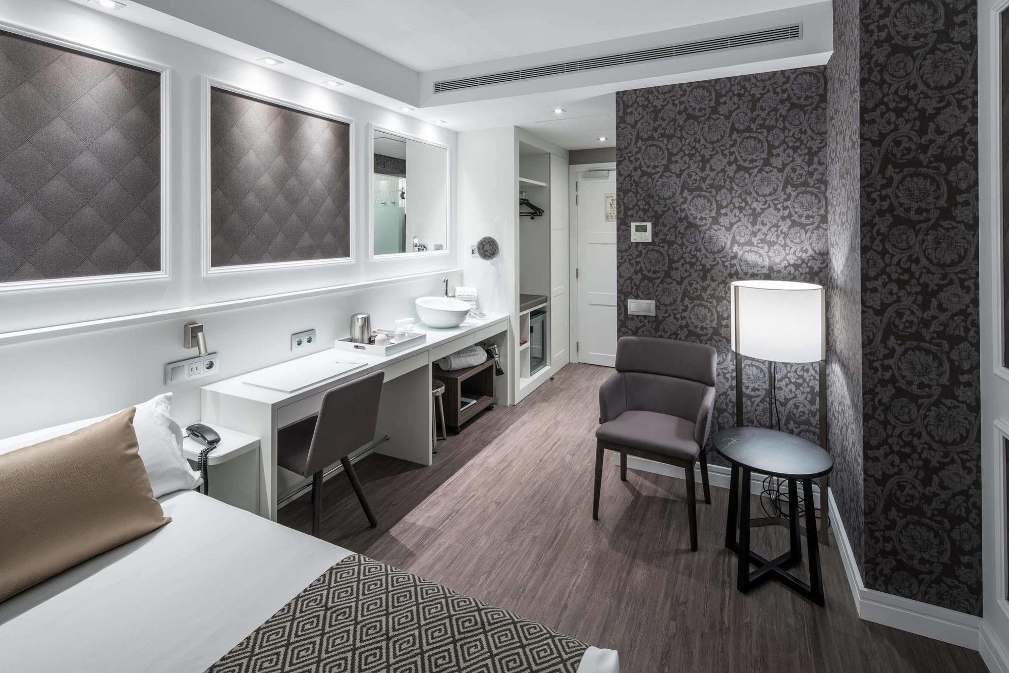 Catalonia Madgdalenes Hotel 4*