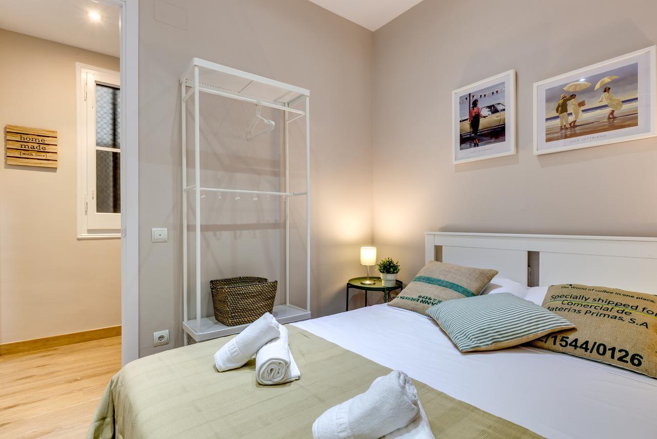 Renovated & Classic 3-bedroom Sagrada Familia Apt. Apartment *