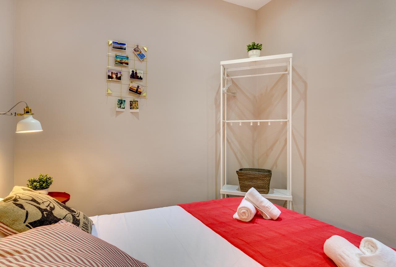 Renovated & Classic 3-bedroom Sagrada Familia Apt. Apartment