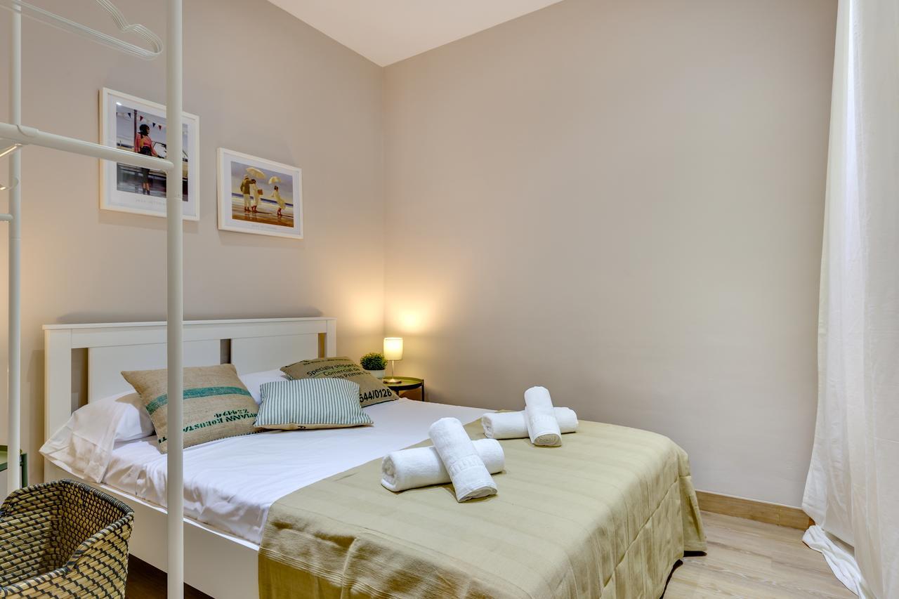 Apartment Renovated & Classic 3-bedroom Sagrada Familia Apt.