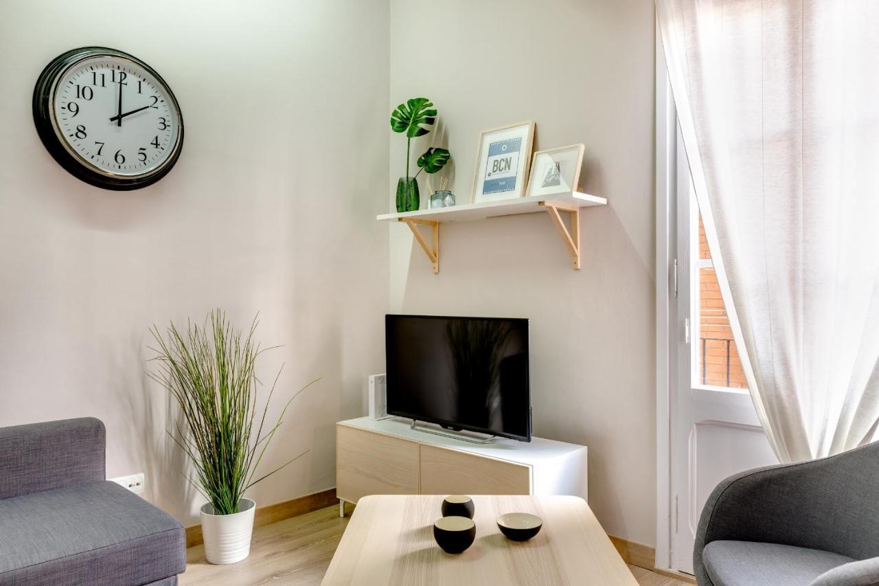 Renovated & Classic 3-bedroom Sagrada Familia Apt. *