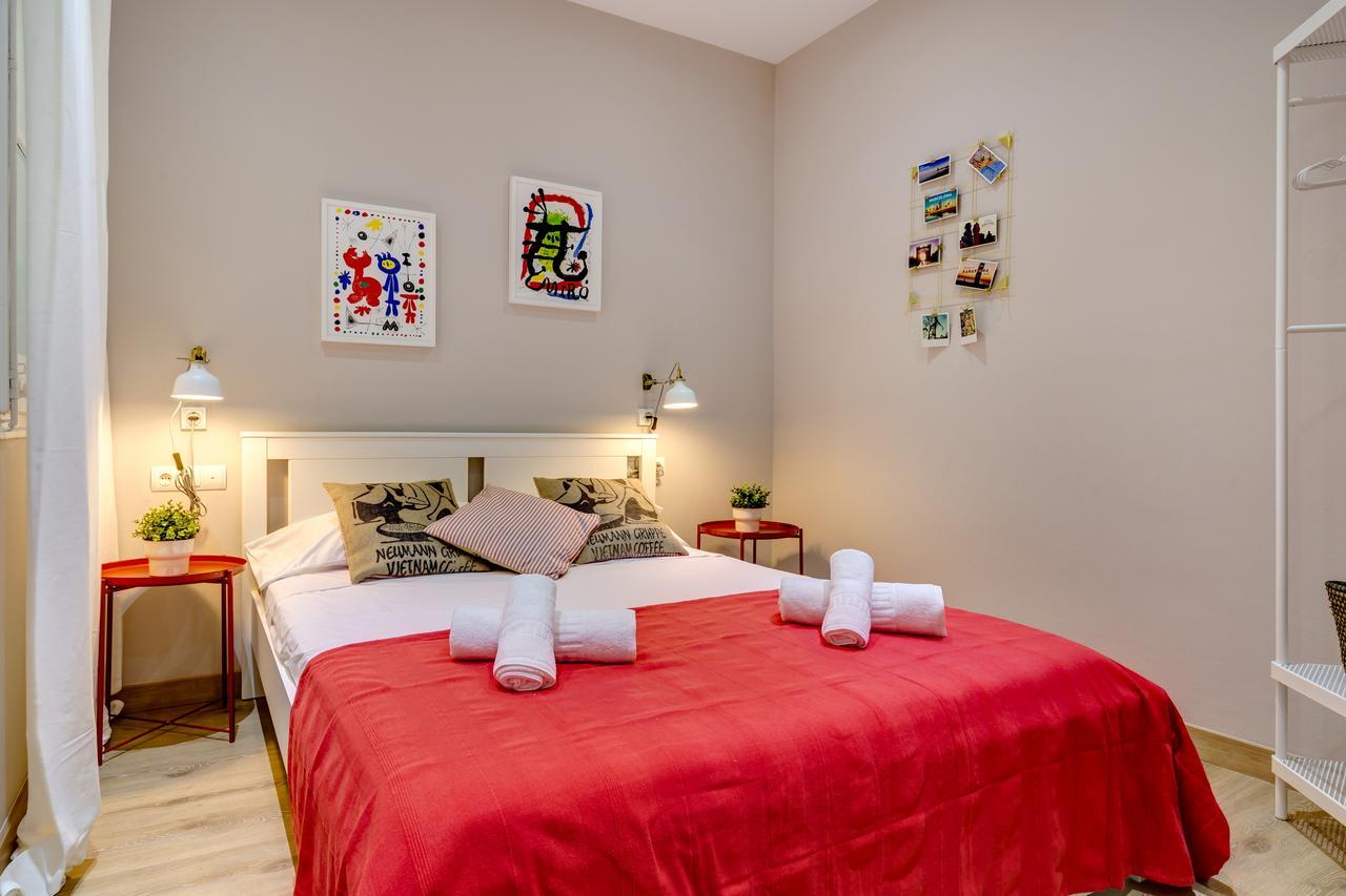 Apartment Renovated & Classic 3-bedroom Sagrada Familia Apt. *