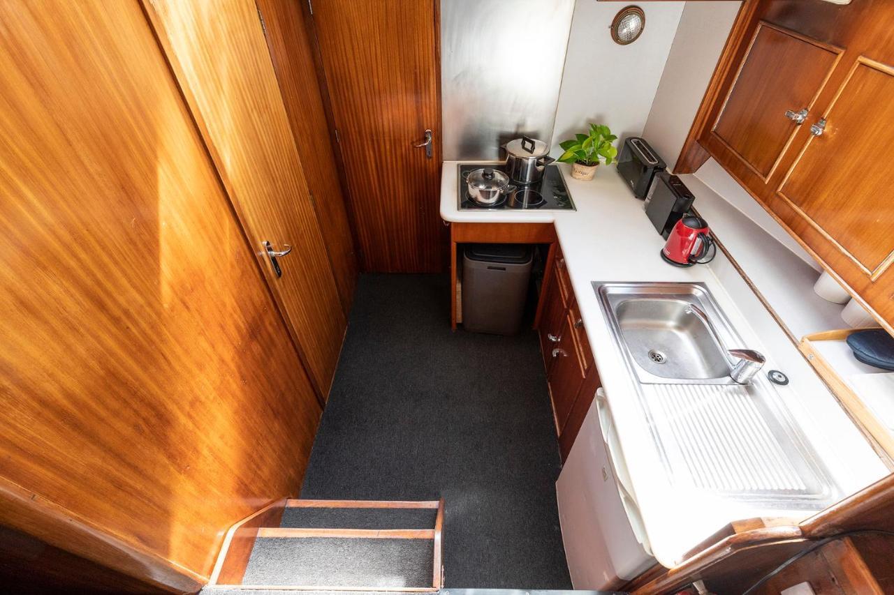Hotel en barco C120 - Charming Boat In Port Forum Barcelona