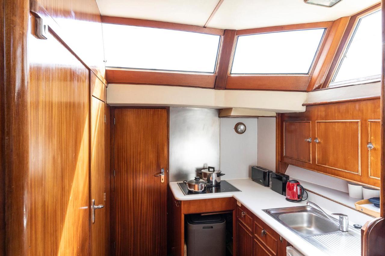 Hotel en barco C120 - Charming Boat In Port Forum Barcelona