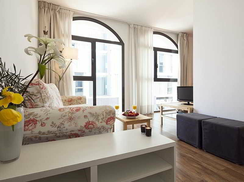 Inside Sants Apartamento