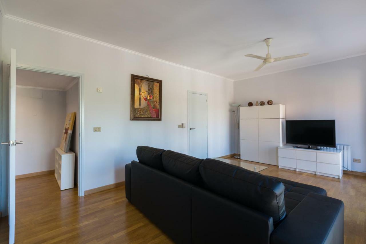 Apartamento Céntrico Puerto Olímpico. Apartamento *