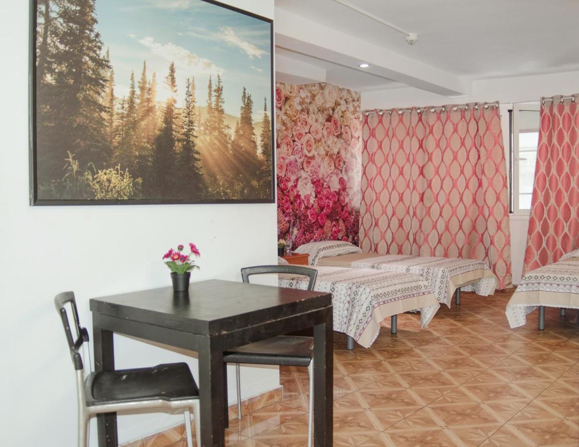 Guest house Ideal Sants 2*
