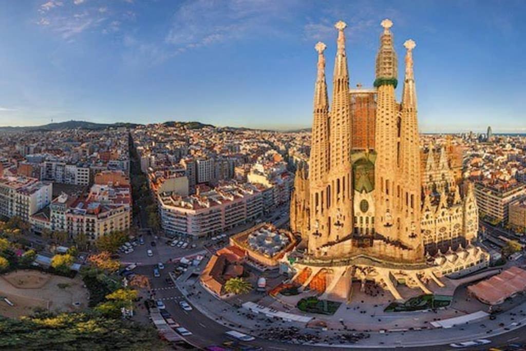 5 Pax Santa Mónica Ramblas Barcelona