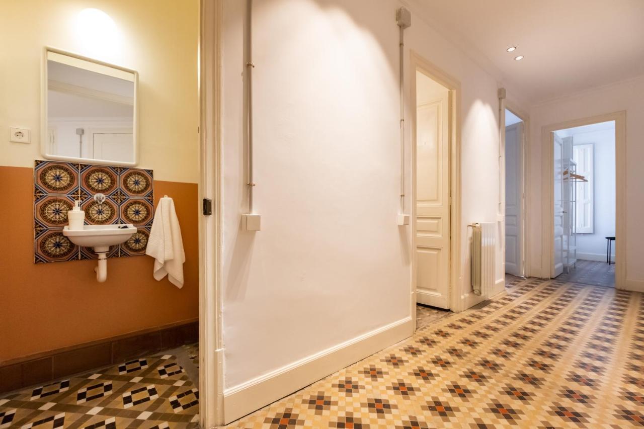 Apartamento B42 - Modernist For Large Groups In Eixample Barcelona
