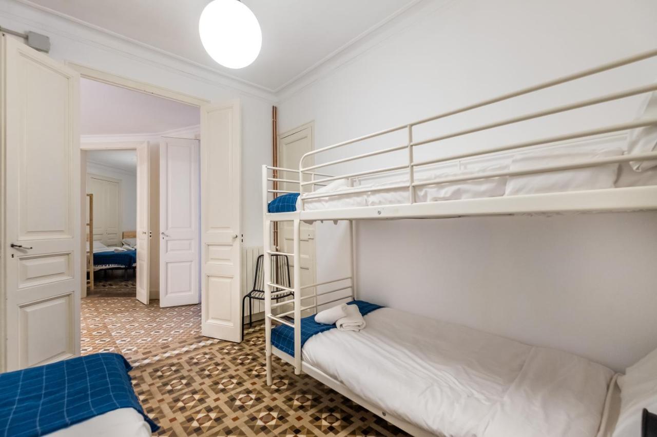 B42 - Modernist For Large Groups In Eixample Apartamento *