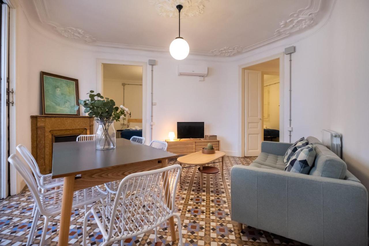 B42 - Modernist For Large Groups In Eixample Apartamento *
