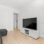 3Br - 2Bh Apartment In The City Center