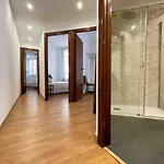 Hostourist Fira Plaza Espana 3 Rooms