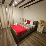 Family Flat Near Ramblas Bcn 5 Rooms