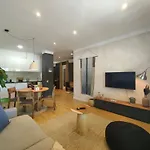 2Br Central Location