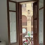 Amat Private Rooms Near Plaza Universitat