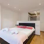 1229 - Awesome City Center Apartment With Terrace