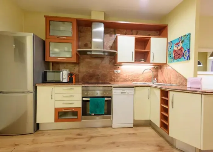 RamblasRentals Chic&Spacious Flat Pool Table 15M Ramblas - Parking - Wifi