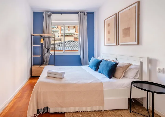 Next To Sagrada Familia 4-Bedroom Apartment