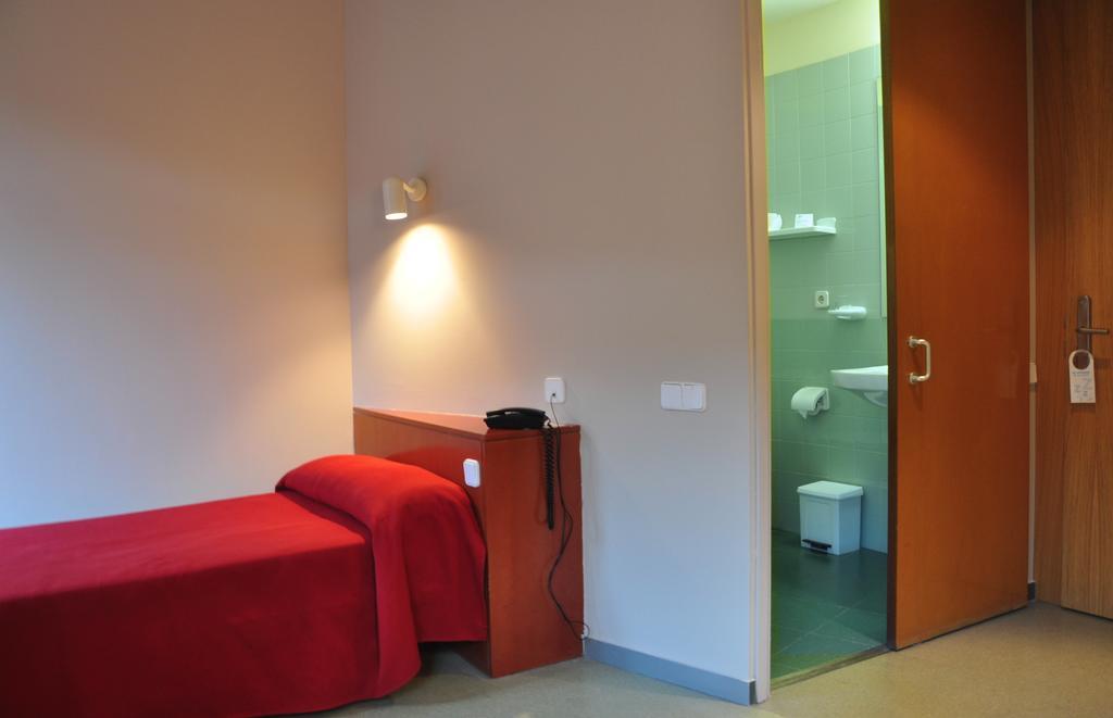 Residencia D'investigadors Hostel *