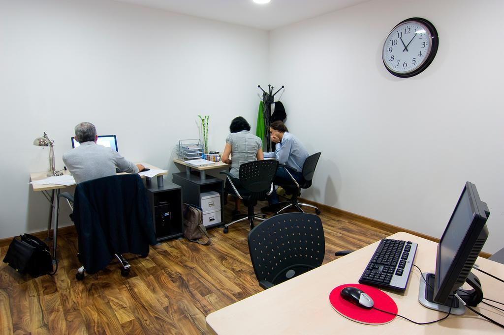 Residencia D'investigadors Hostel