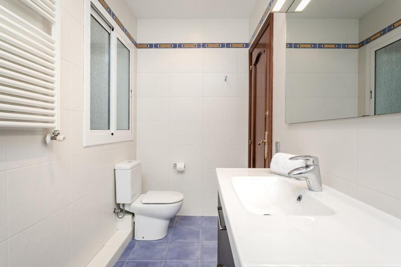 Fantastic 2 Bedroom 5 Minutes By Car From Plaza Catalunya *