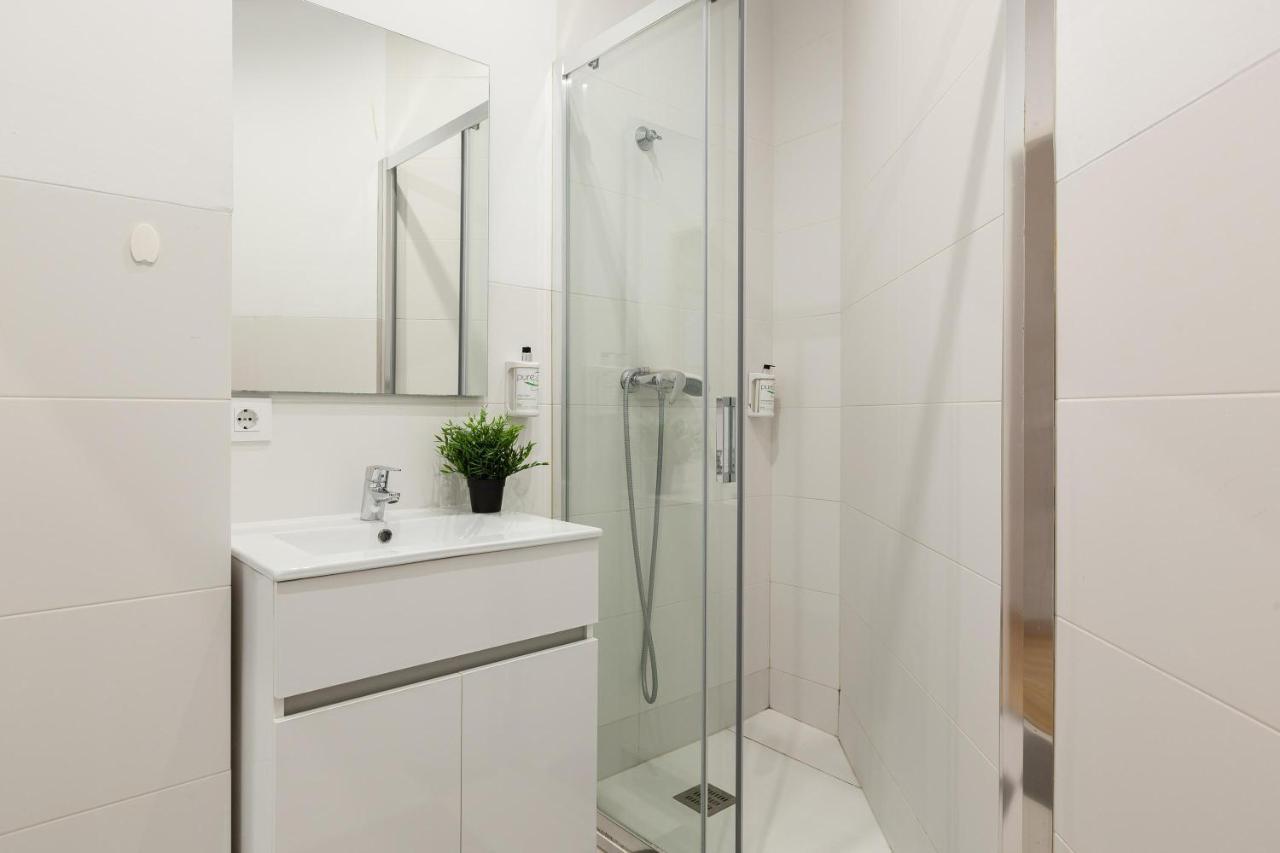 Key Bcn 4o1a 10p 5h Apartment Barcelona