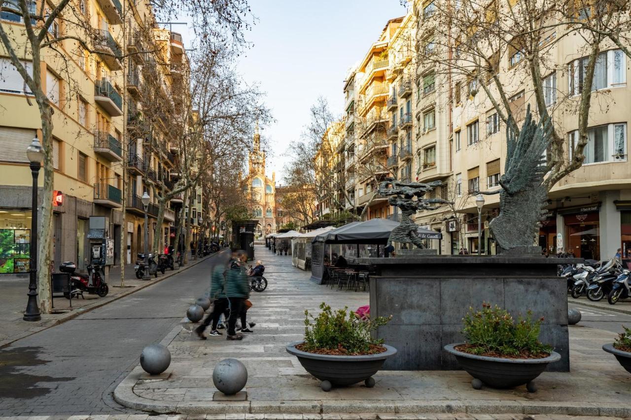 Fridays Flats Whisper-quiet Near Sagrada's Heart Barcelona
