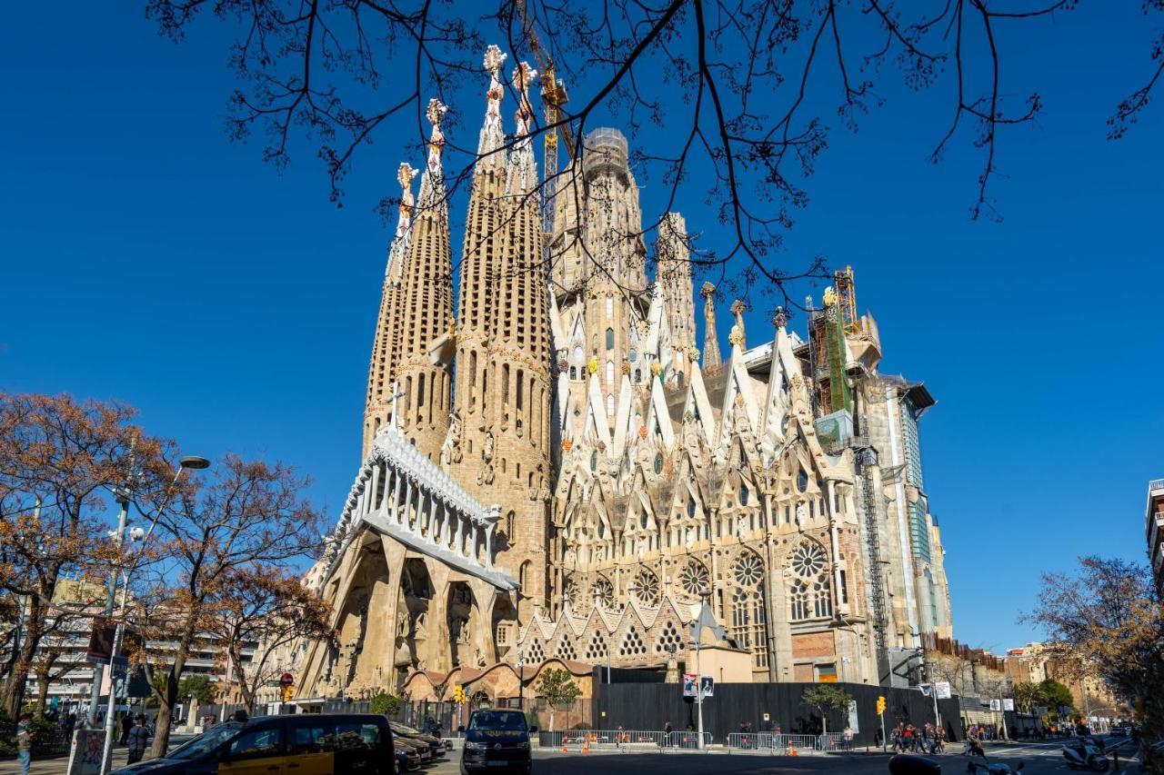 Fridays Flats Whisper-quiet Near Sagrada's Heart *
