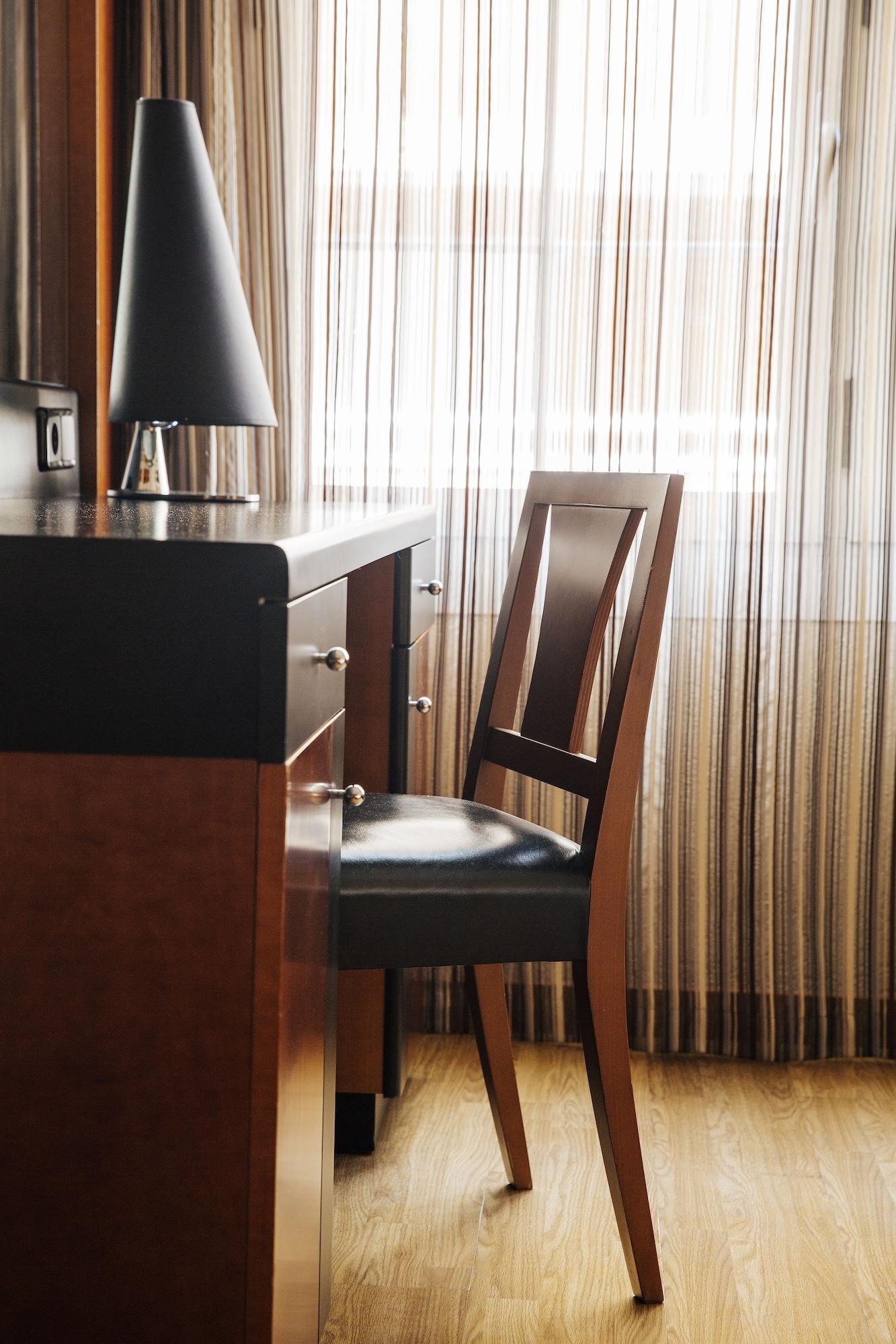 Derby Hotel 4*