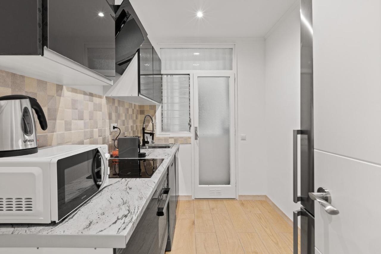 3br - 2bh In The Center * Barcelona