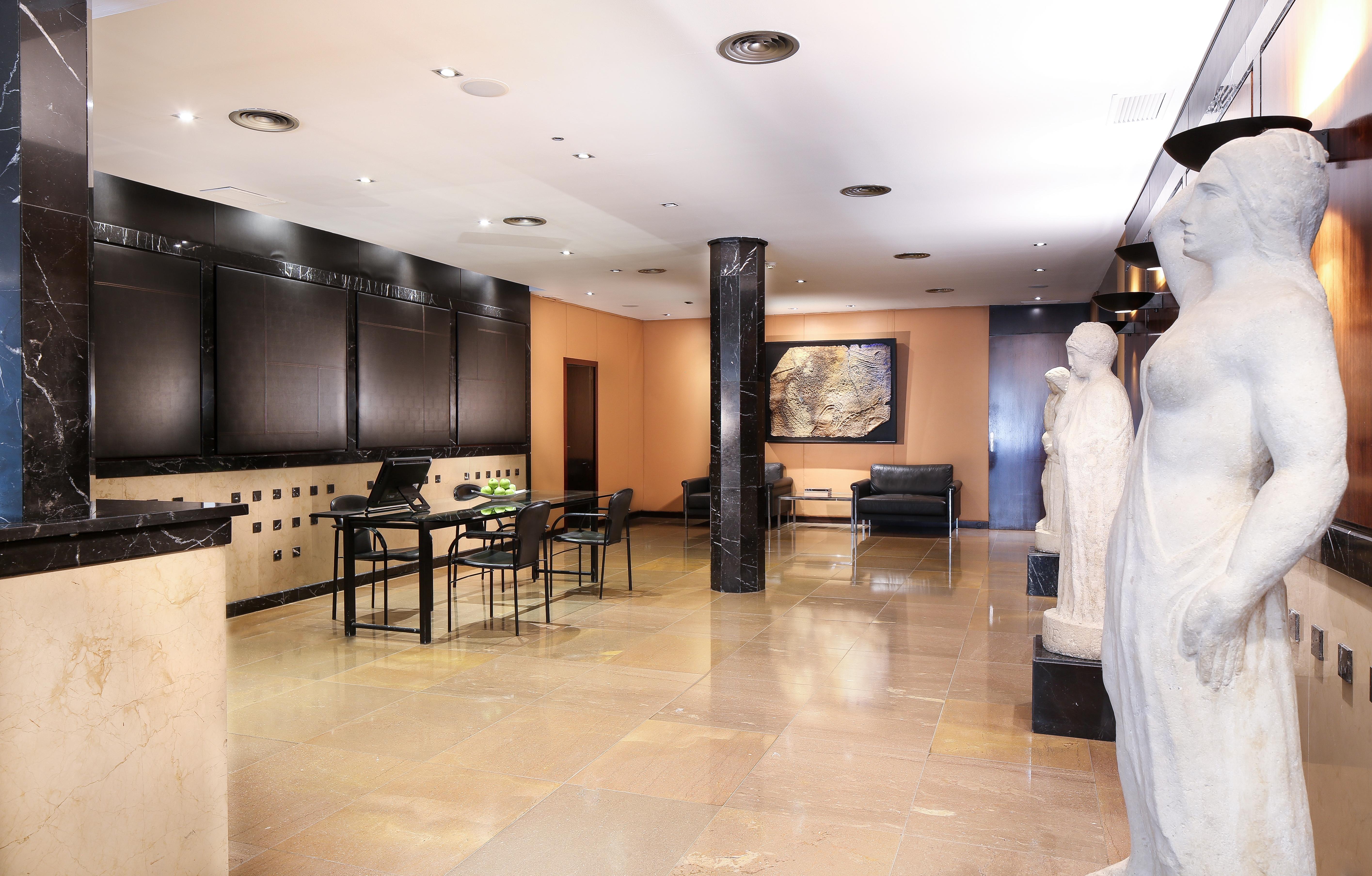 Derby Hotel 4*