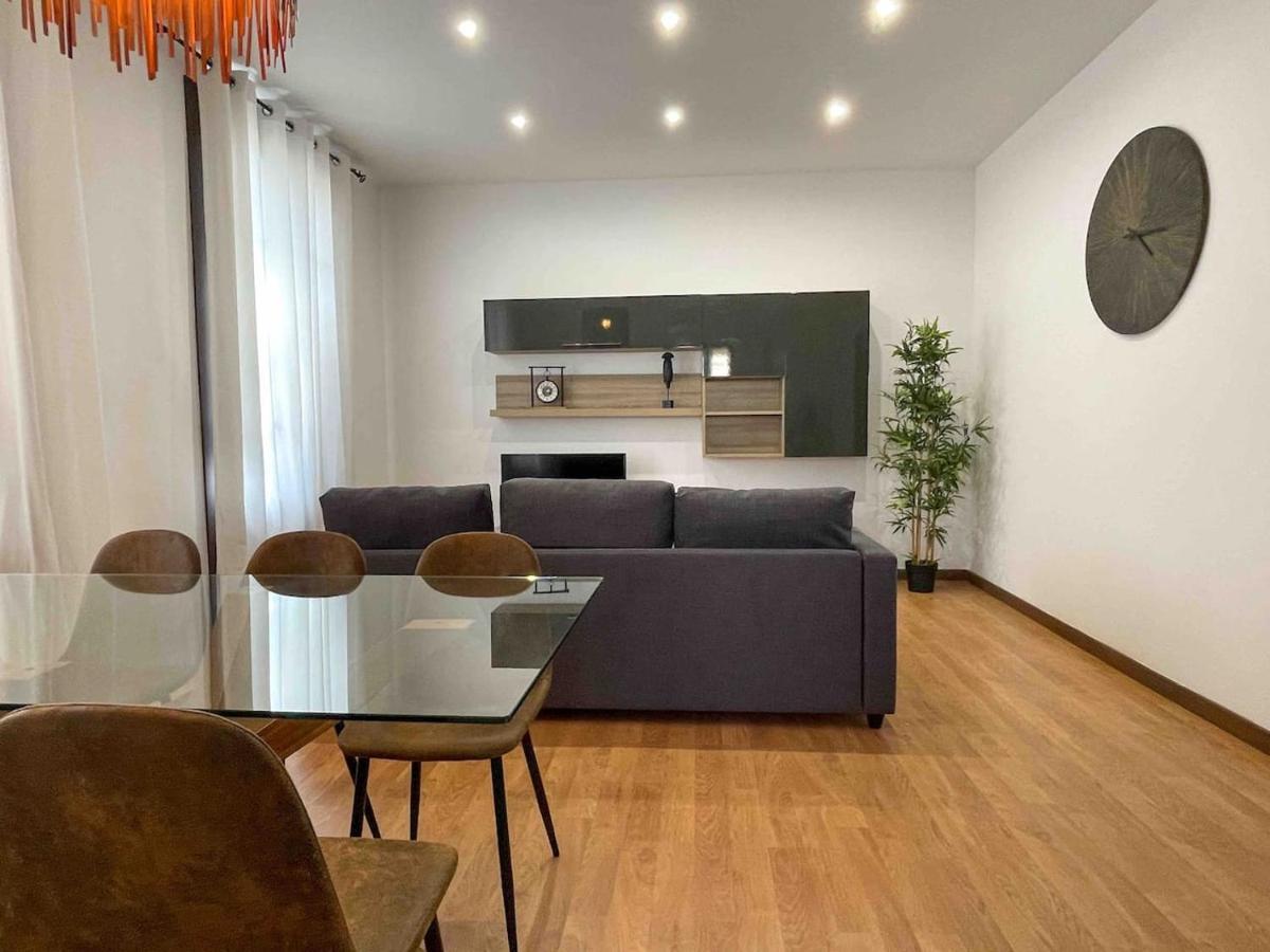 Apartamento Hostourist Fira Plaza Espana 3