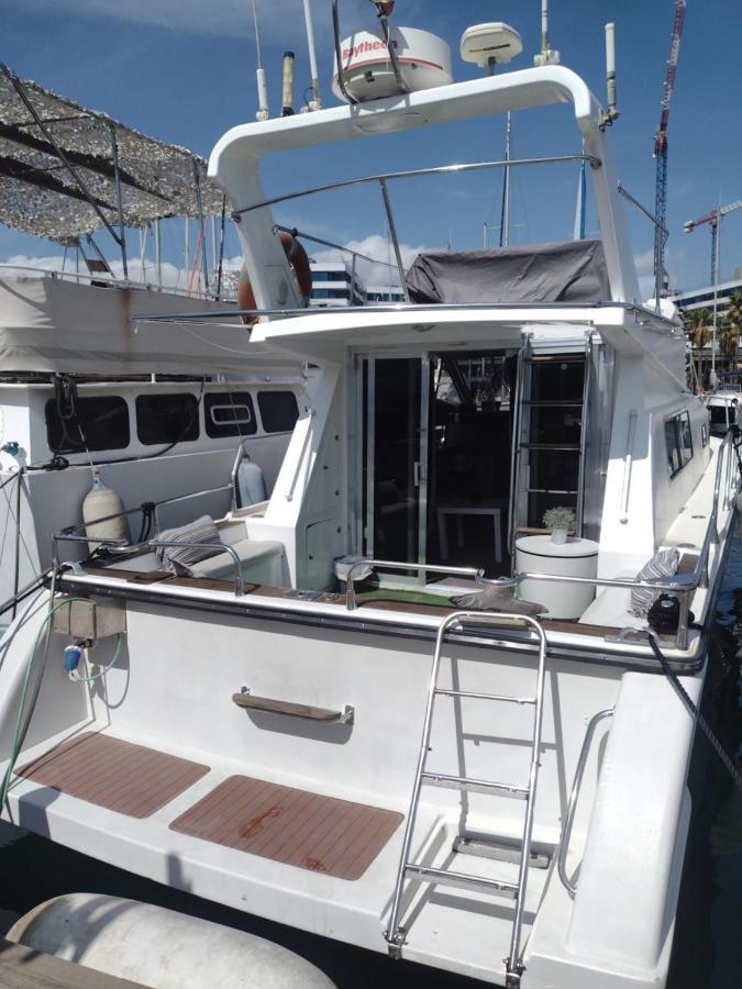 Yach Boat