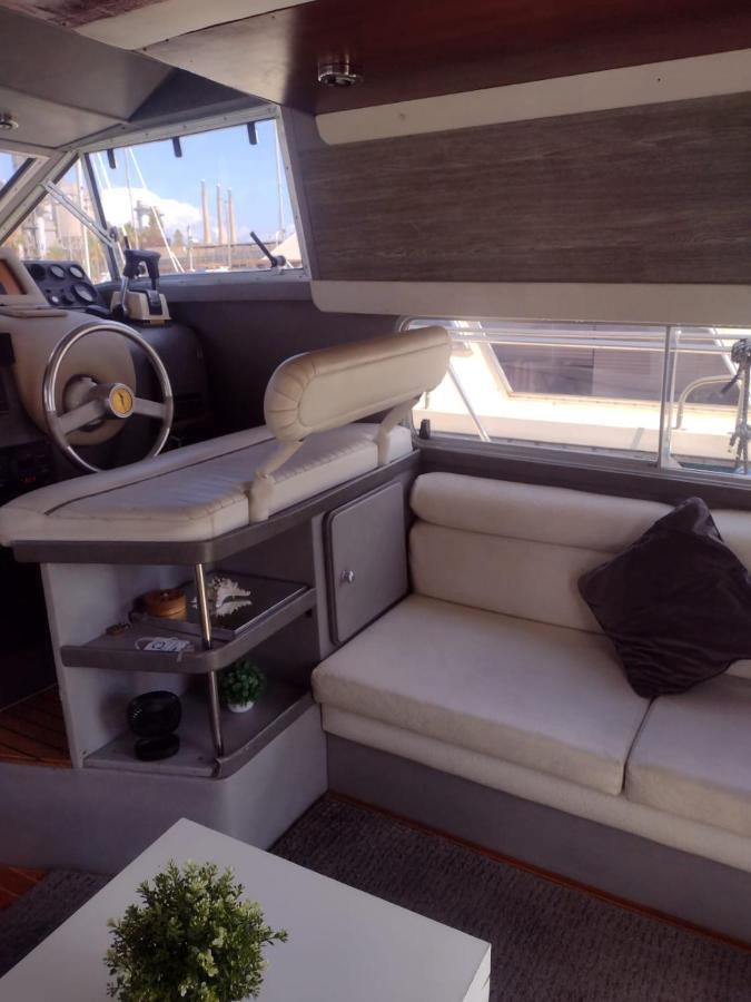 Yach Boat