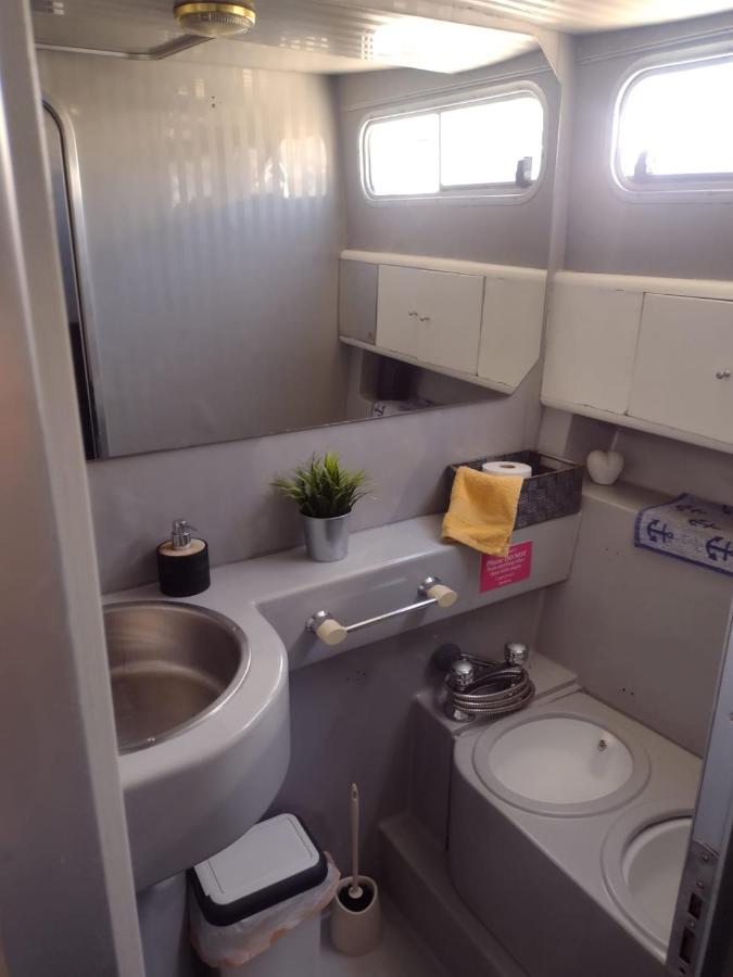 Yach Boat Hotel en barco *