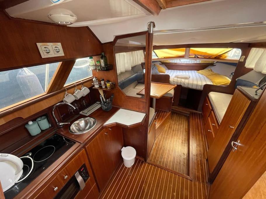 Barco Acogedor - Cosy Boat - Botel *