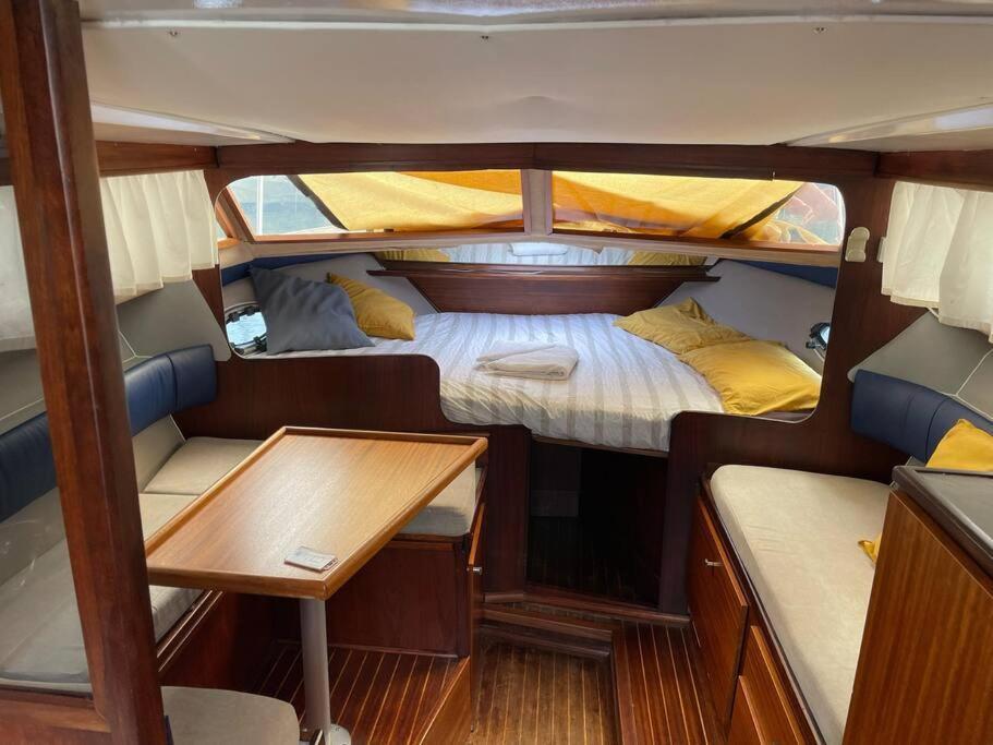 Barco Acogedor - Cosy Boat - Botel Barcelona