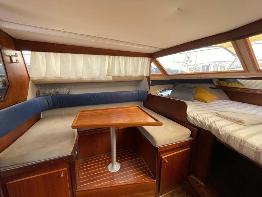 Botel Barco Acogedor - Cosy Boat - Barcelona