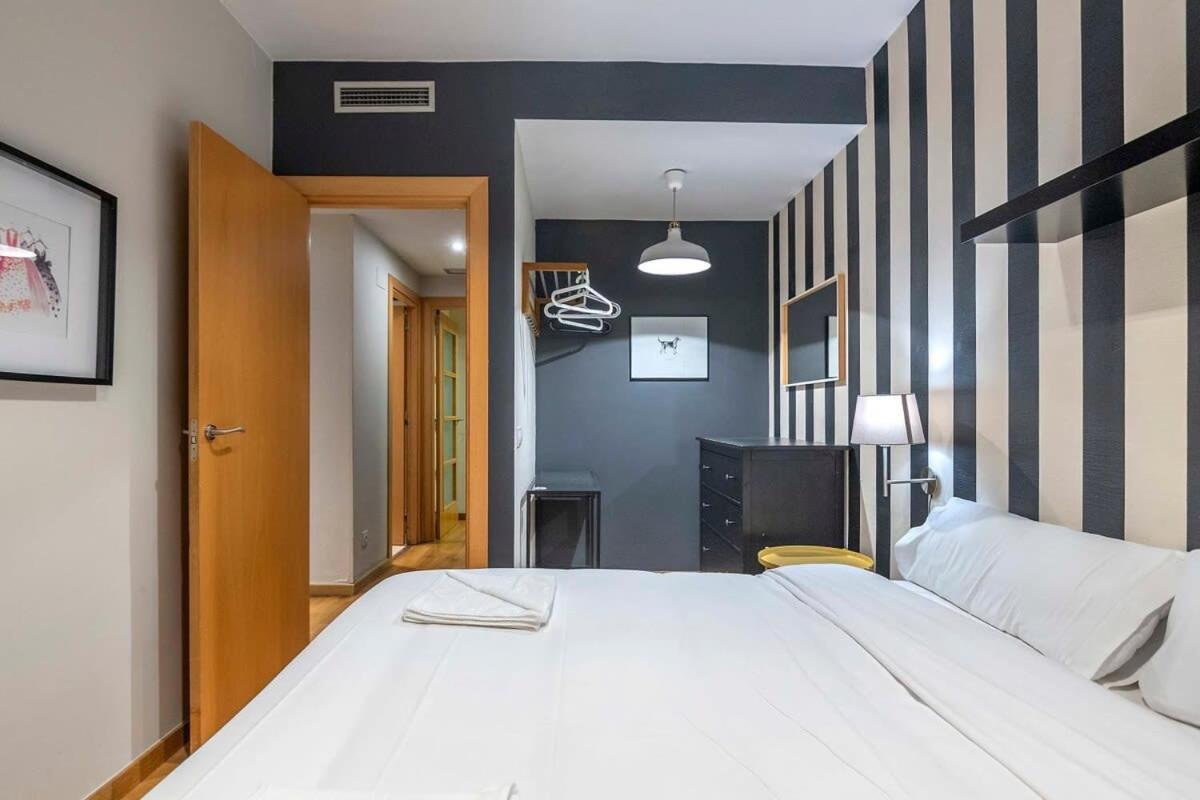 2 Bedroom With Balcony In Eixample 4-2 Apartamento Barcelona