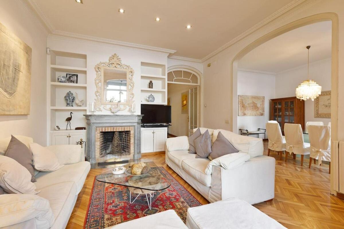 Huge Historic 5bd With Private Terrace! Apartamento Barcelona
