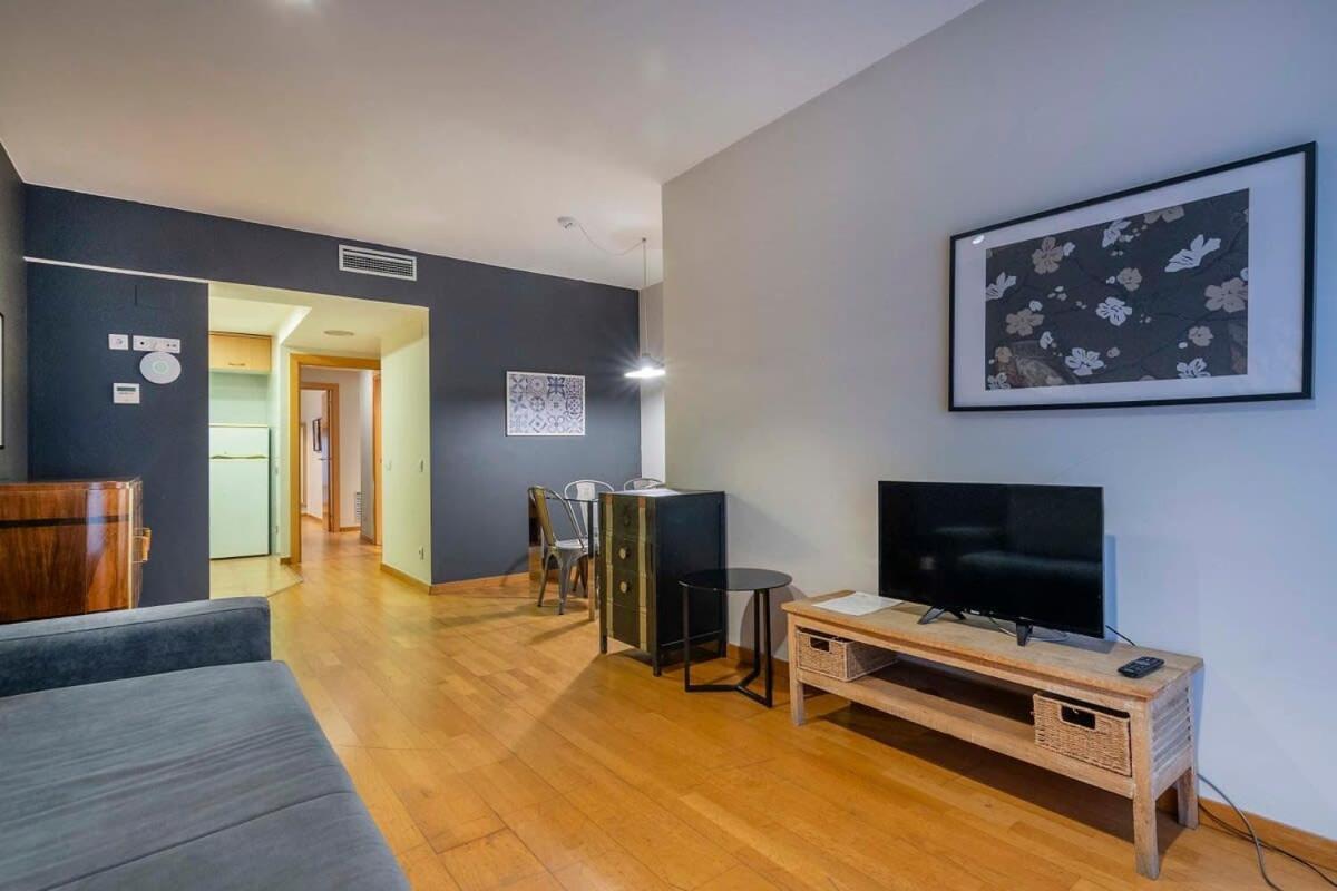 2 Bedroom With Balcony In Eixample 4-2 Apartamento Barcelona