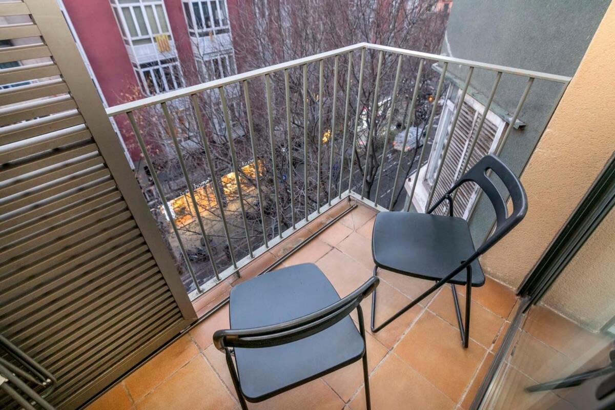 2 Bedroom With Balcony In Eixample 4-2 Apartamento *